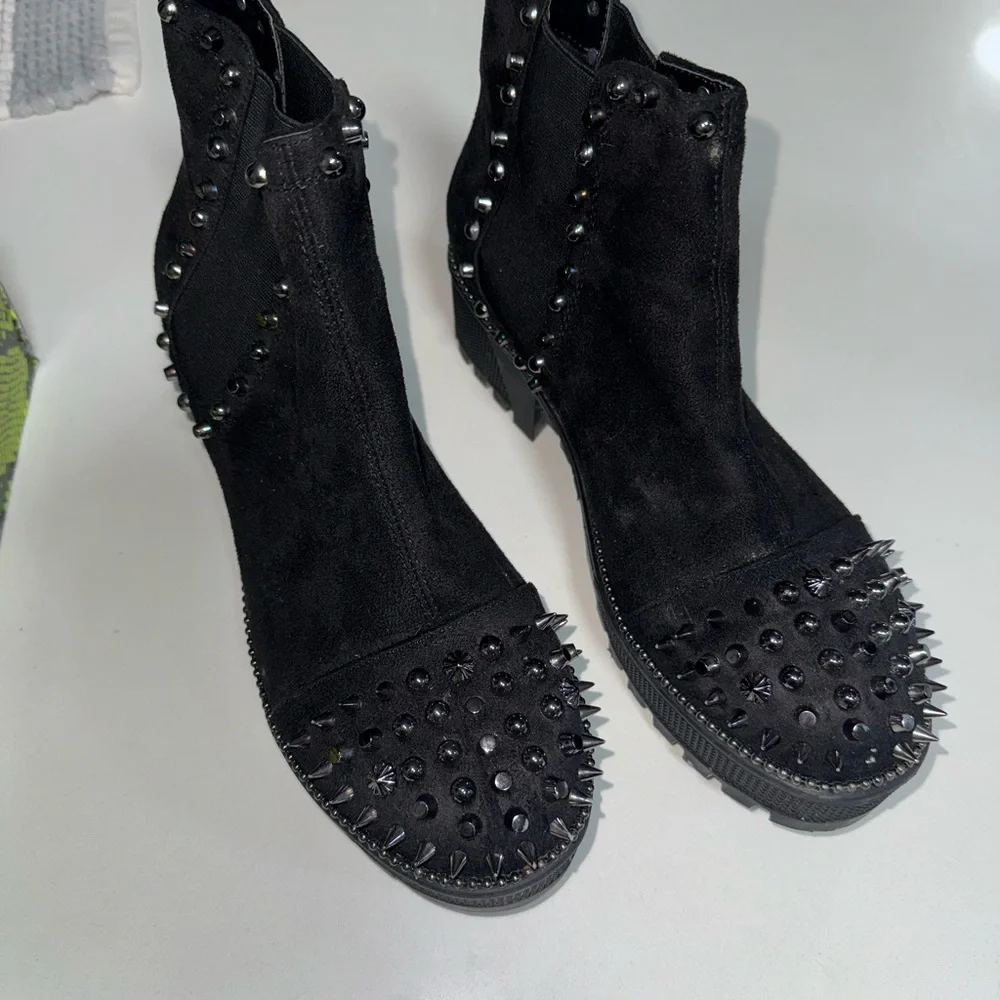 Cape Robbin Spiky Studded Black Chelsea Combat Boots 10 - Picture 2 of 5
